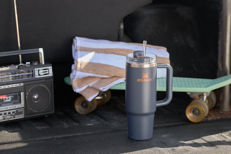 Double-Wall Vacuum The Quencher H2.0 Flowstate Tumbler  | Stanley Create D332L - FlowState 3-Position Lid Insulated Travel Mug Detail